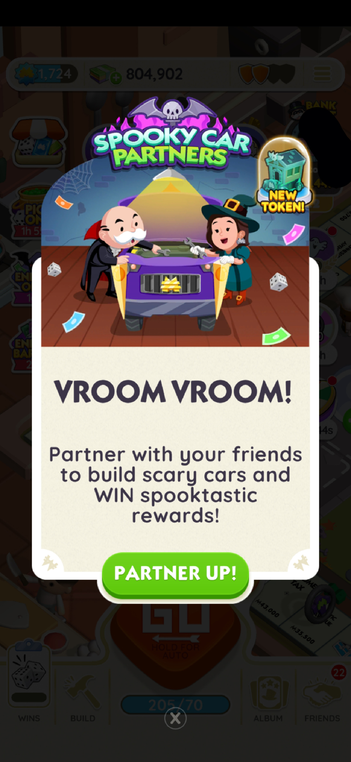 Une image de la bannière de Spooky Car Partners dans Monopoly GO montrant l’oncle Pennybags et une sorcière regardant une voiture.